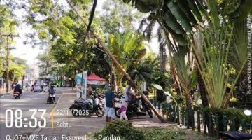 Taman Ekspresi Semakin Semrawut, Tiang WiFi Roboh Dibiarkan