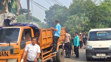 Warga dan Pemdes Serdang Kulon Gelar Aksi Bersih-Bersih, Sampah Liar Jadi Fokus Penertiban
