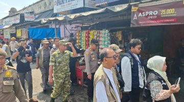 Polsek Curug Kawal Ketat Sidak Bupati Tangerang di Pasar Curug, Pastikan Situasi Aman dan Kondusif Jelang Idul Adha