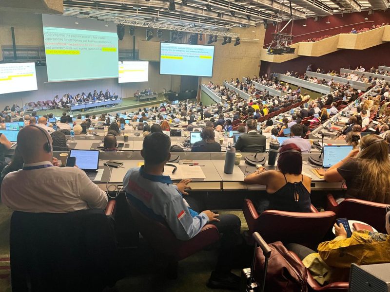 Suasana kegiatan International Labour Confederation pada hari kedua di Jenewa Swiss.