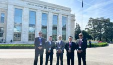 Dewa Sukma (Kiri) bersama Tim Delegasi Banten saat menghadiri sidang ILO di Jenewa Swiss.